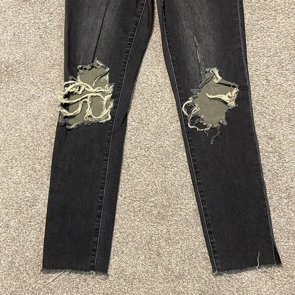 BDG Urban Outfitters Denim Black Twig Mid Rise Distressed Knee Raw Hem Jeans 28 - Picture 3 of 16